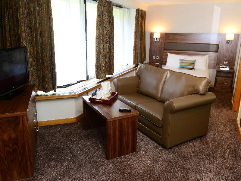 Ramada Telford Ironbridge Hotel Buitenkant foto