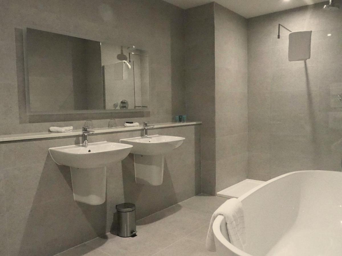 Ramada Telford Ironbridge Hotel Buitenkant foto