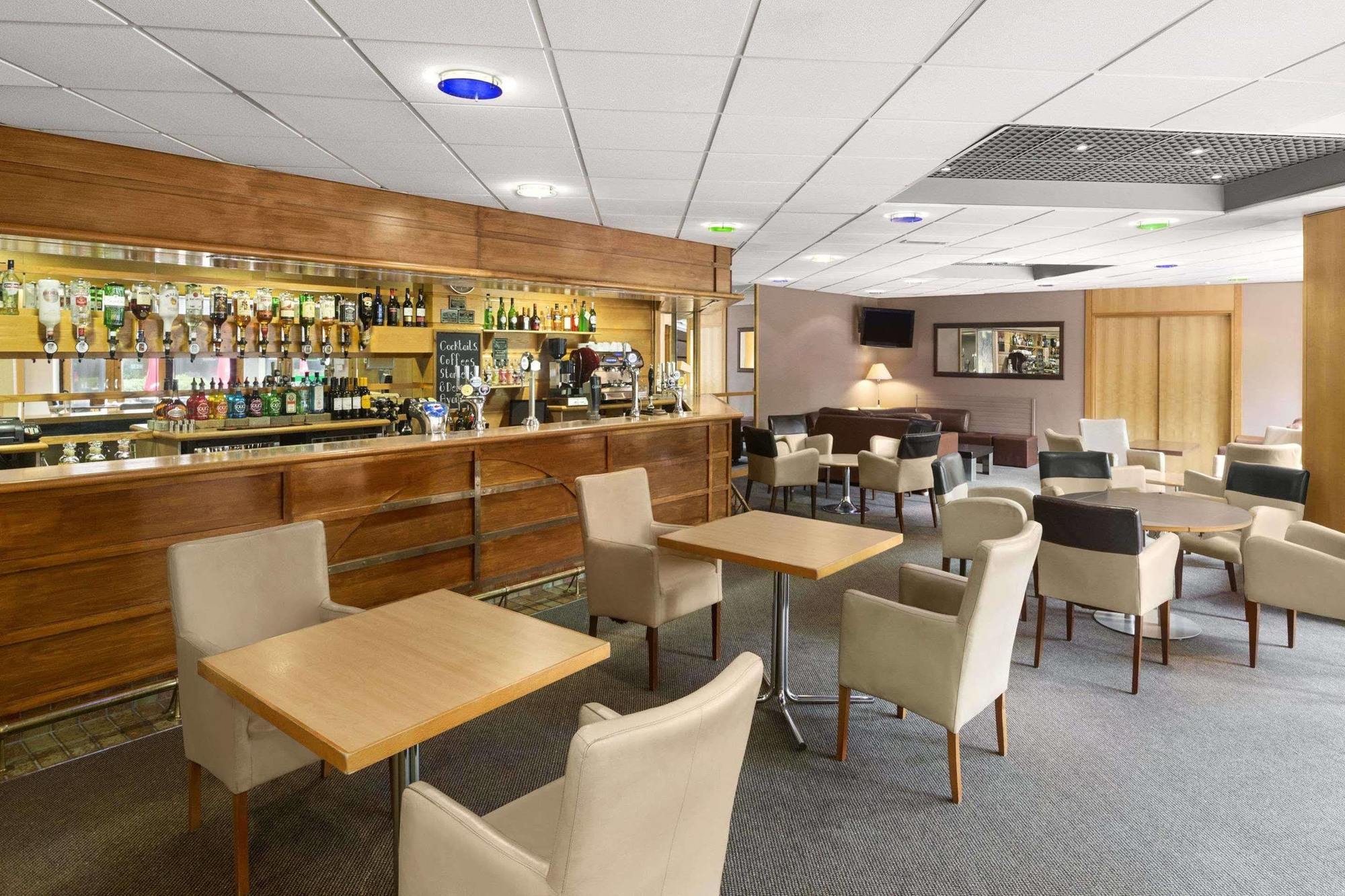 Ramada Telford Ironbridge Hotel Buitenkant foto