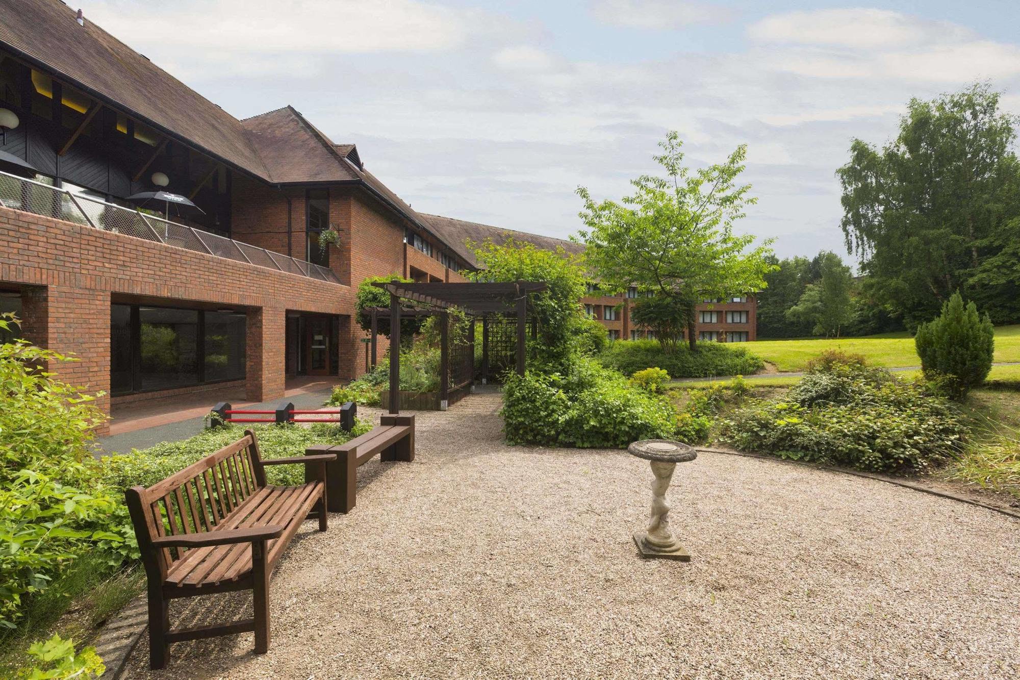 Ramada Telford Ironbridge Hotel Buitenkant foto
