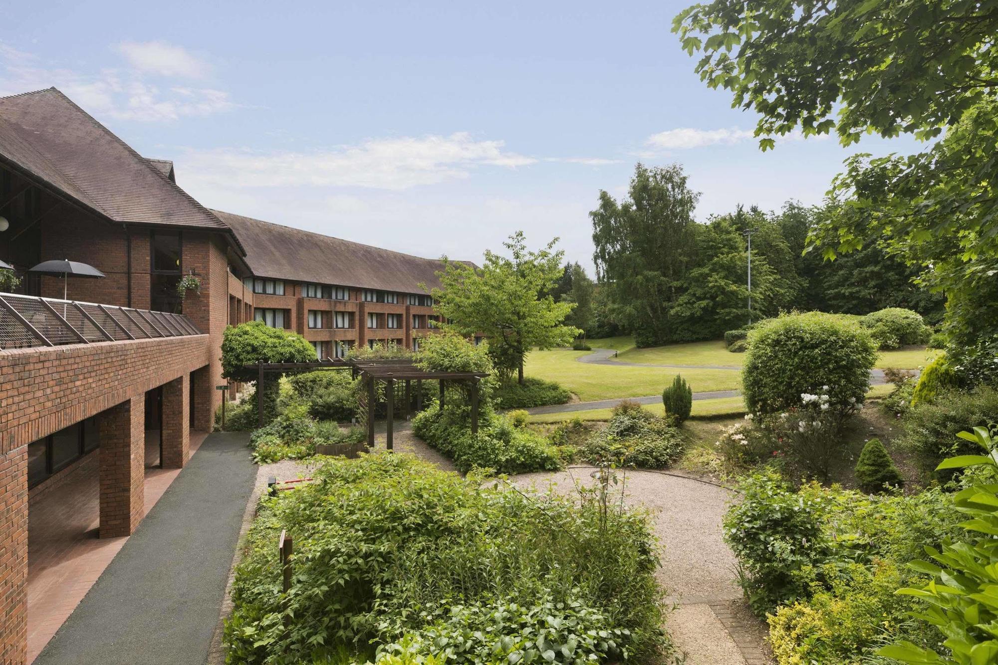 Ramada Telford Ironbridge Hotel Buitenkant foto